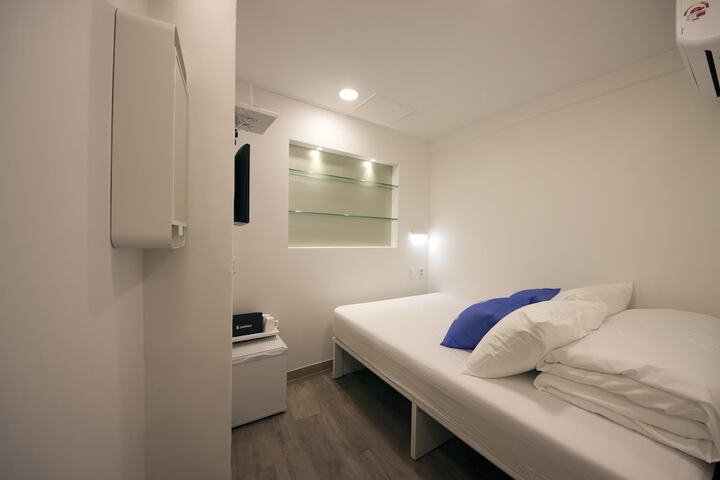 Room 11 of 43