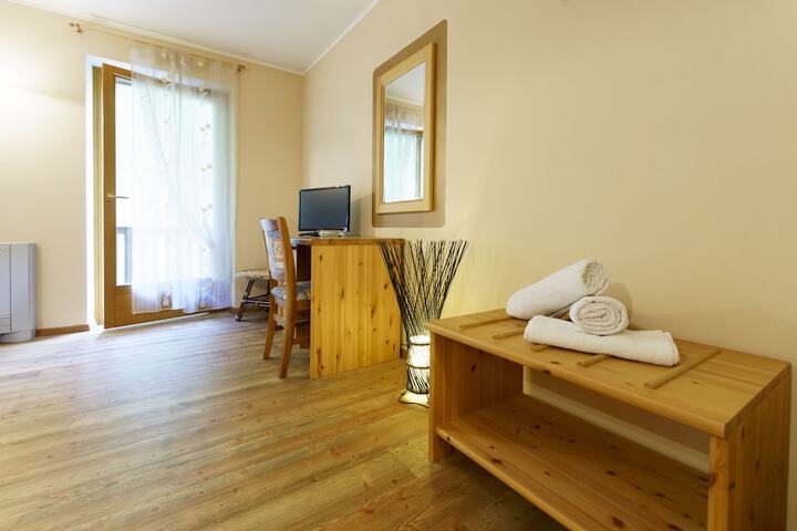 Room 10 of 26