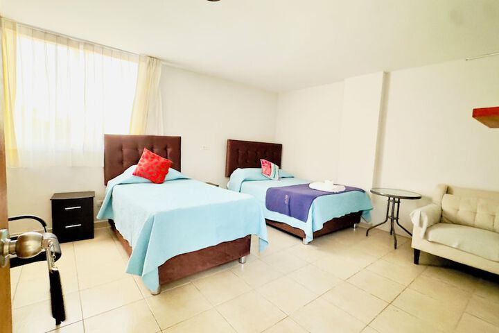 Room 5 of 33