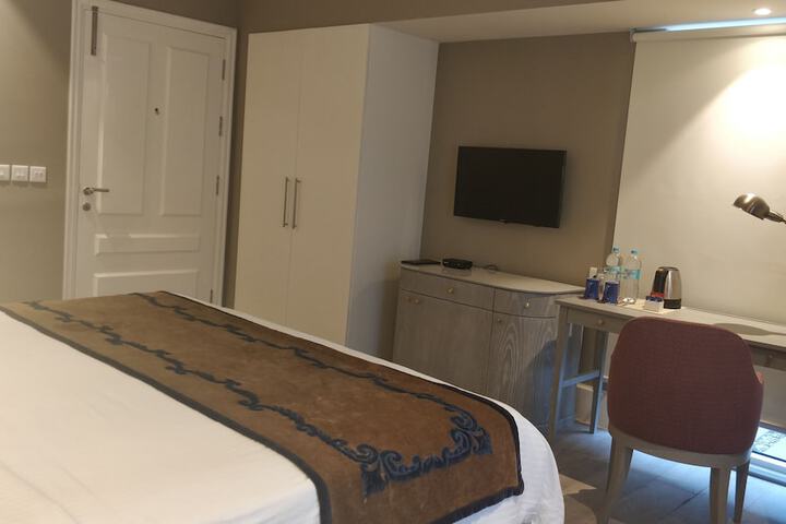Room 9 of 158