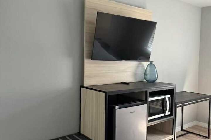 Room 2 of 16