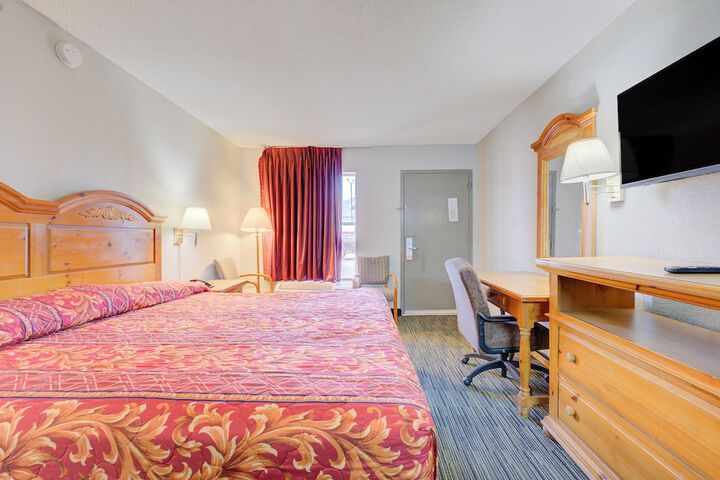 Room 8 of 47
