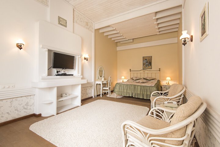 Room 15 of 29