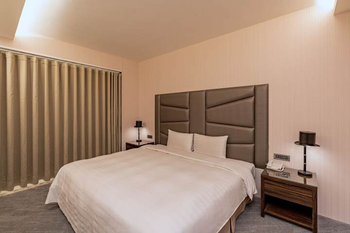 Room 26 of 100