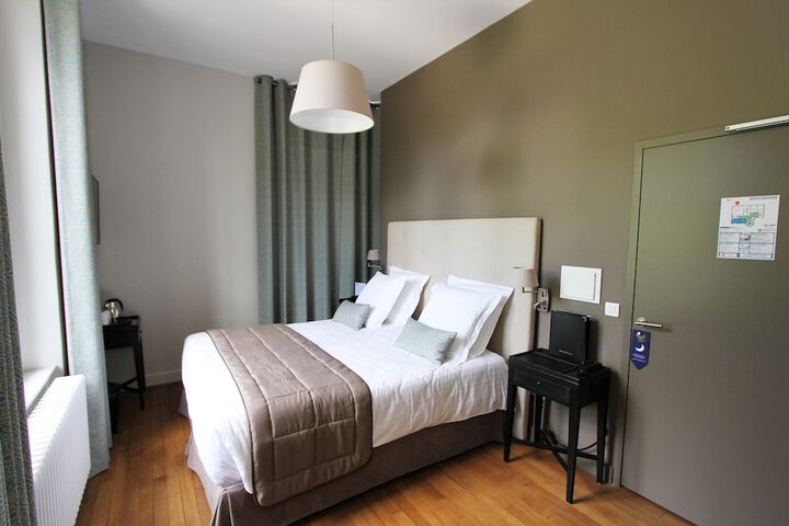 Room 16 of 35