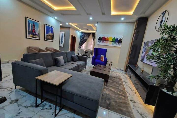 Room 5 of 23