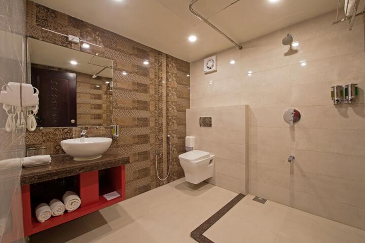 Room 3 of 6