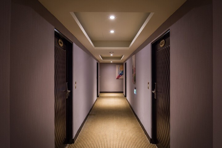 Ballroom/Hall 43 of 48
