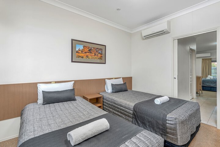 Room 32 of 62