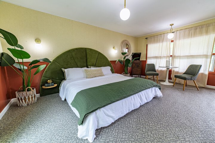 Room 6 of 53
