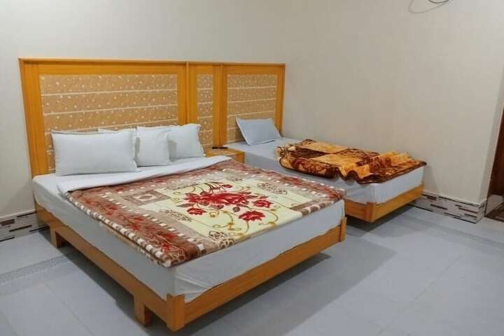 Room 8 of 17
