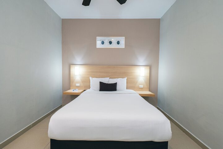 Room 17 of 44