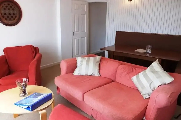 Room 3 of 8