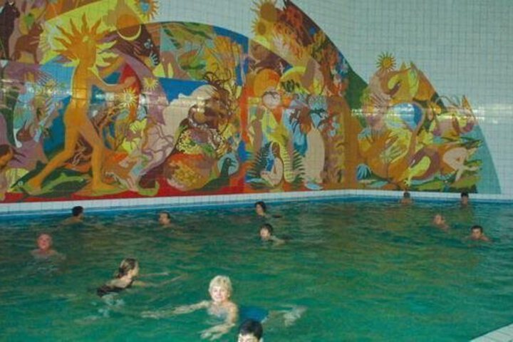 Pool 10 of 14