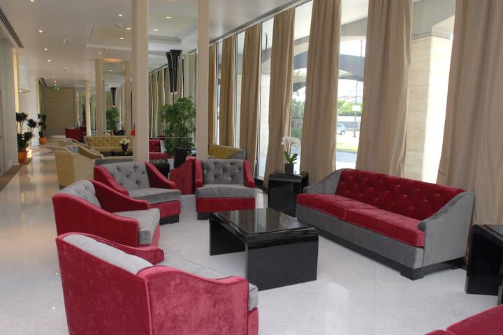 Entrance & Lobby