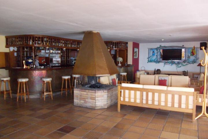 Lounge 40 of 55