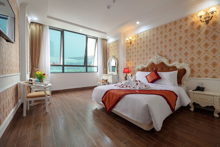Room 10 of 33