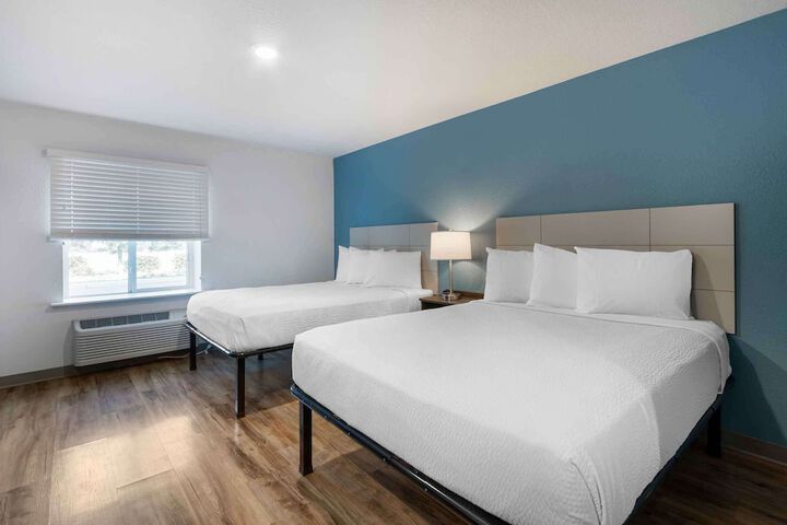 Standard Studio 1 Queen Bed (2 of 14)