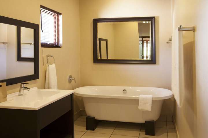 Room 144 of 299