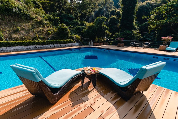 Hotel Pool