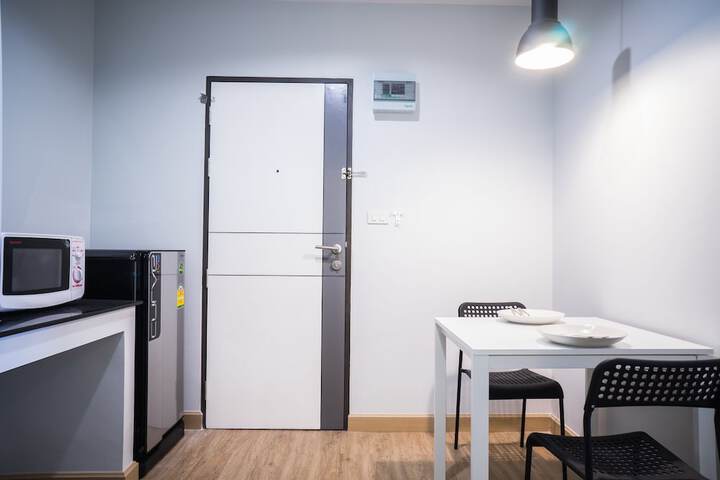 Room 17 of 36