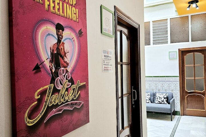 Ballroom/Hall 18 of 21