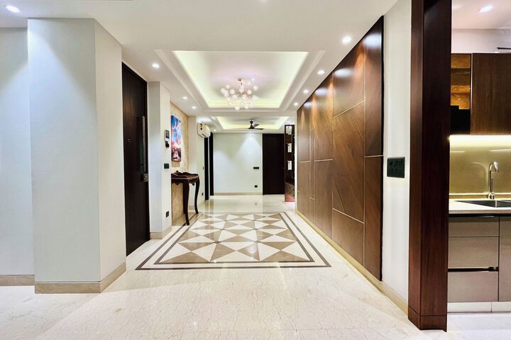 Room 5 of 17