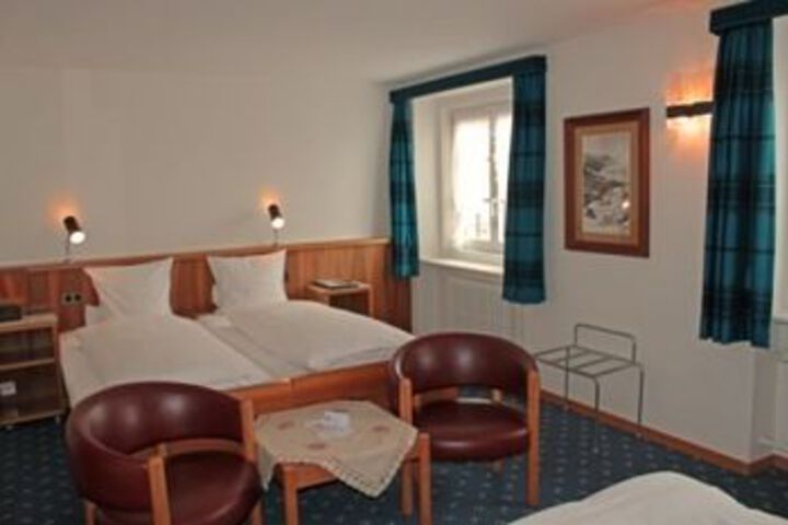 Room 45 of 106