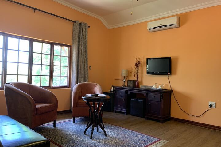 Room 52 of 143