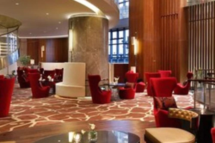 Lounge 72 of 106