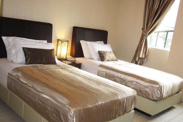 Room 6 of 34