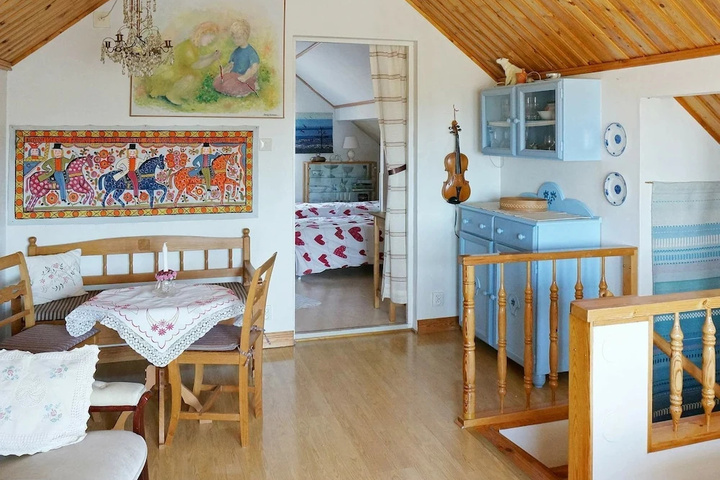 Room 3 of 12