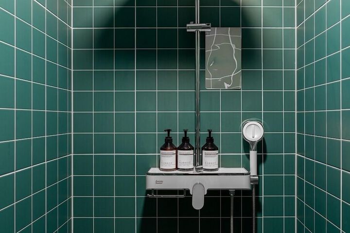 Room 64 of 76
