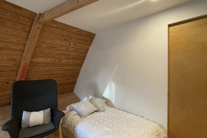 Room 13 of 36