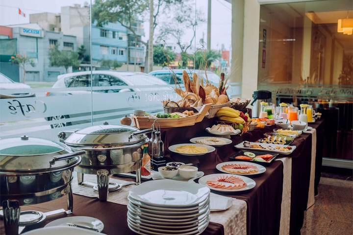 Dining 36 of 45