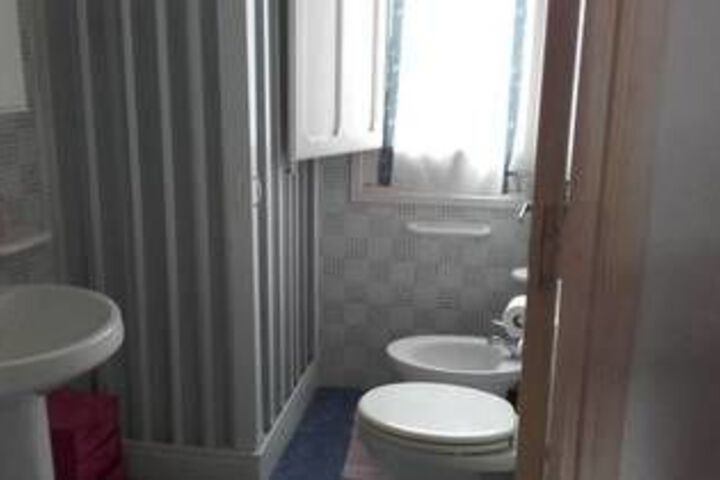 Room 2 of 14