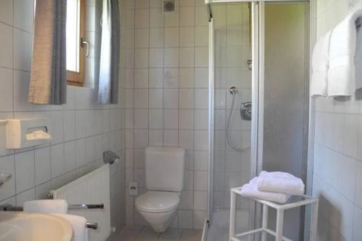 Room 7 of 19