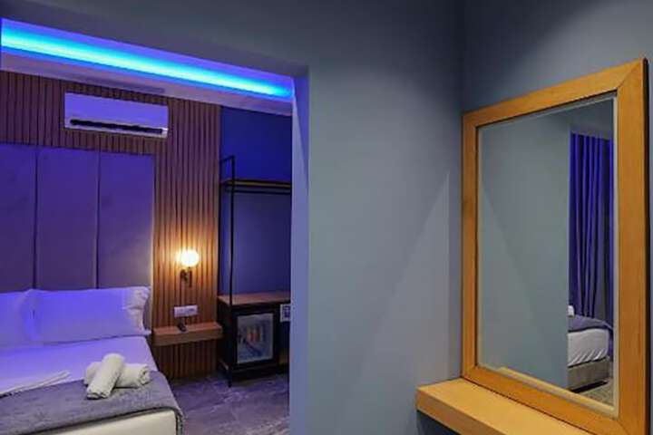 Room 12 of 133