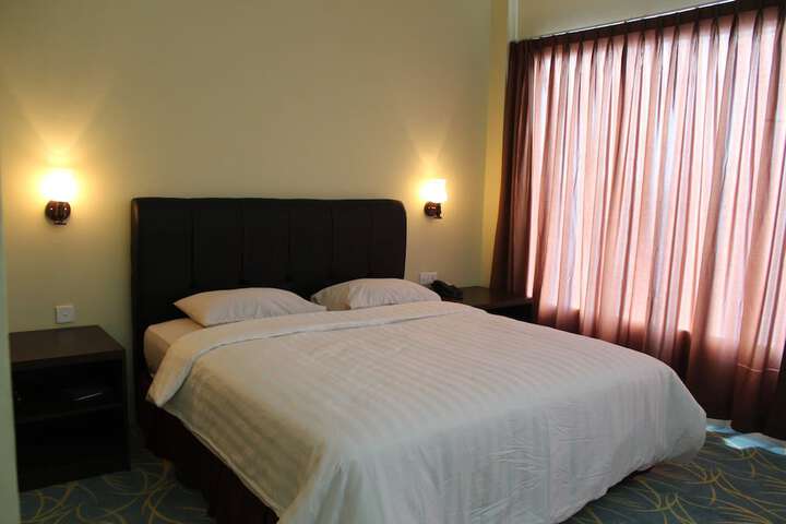 Room 10 of 25