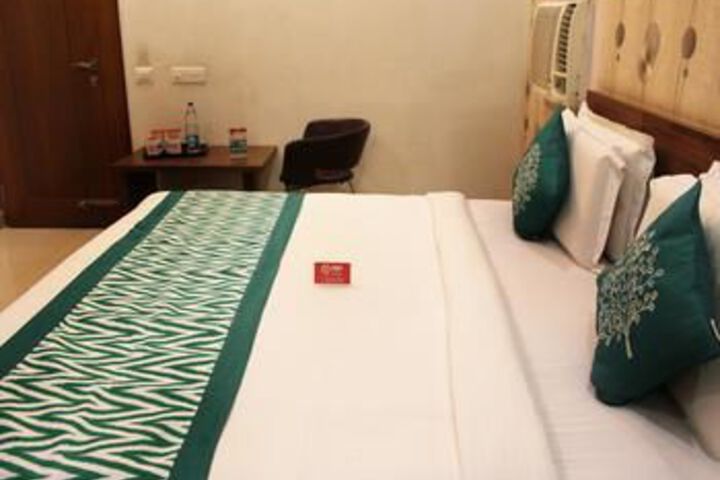 Room 10 of 21