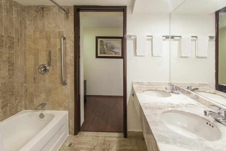 Room 20 of 42