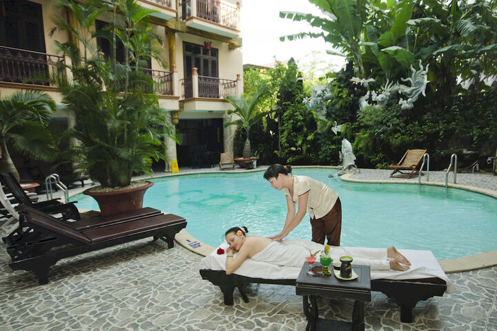 Pool 20 of 56