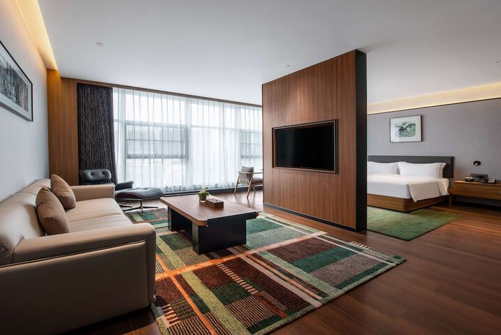 Room 4 of 44