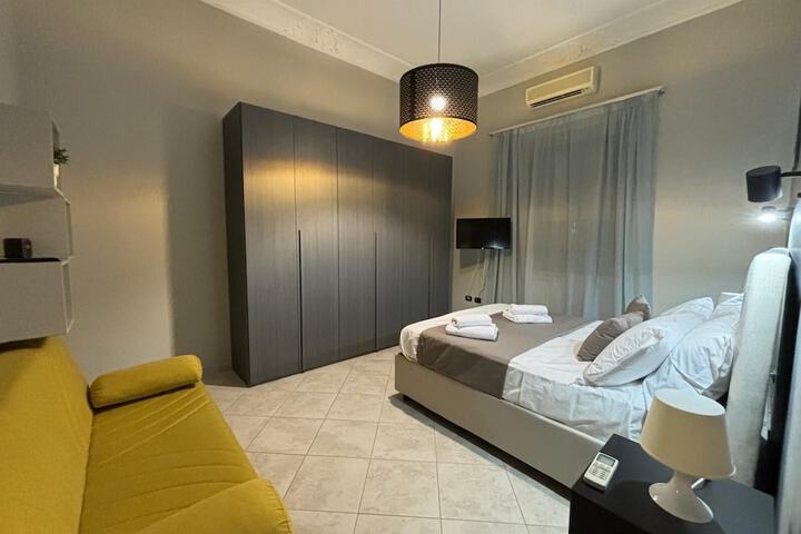 Room 5 of 25