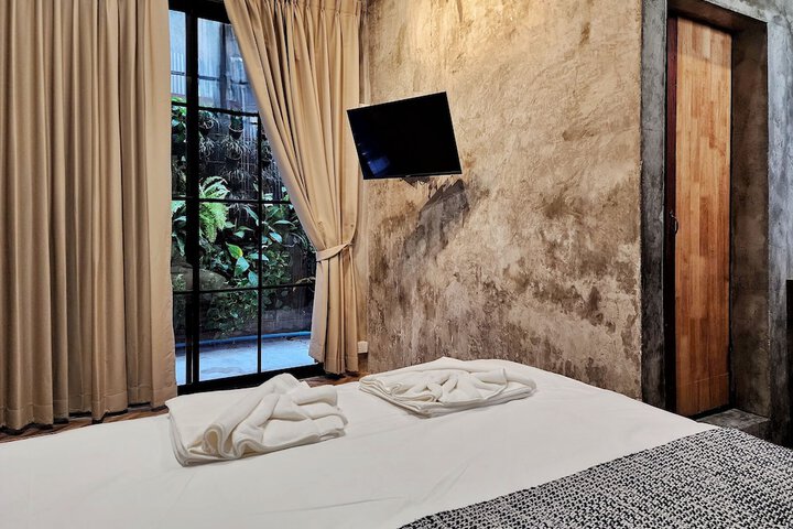 Room 4 of 34