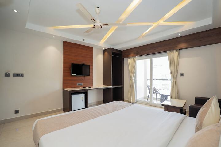 Room 16 of 174