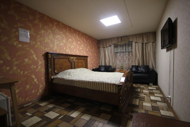 Room 11 of 33