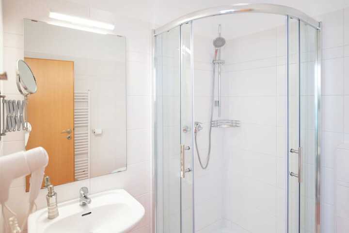 Room 106 of 140