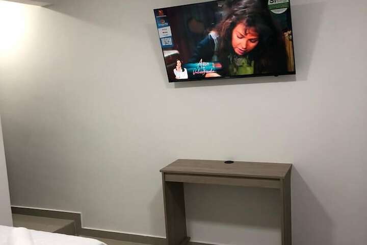Room 8 of 25