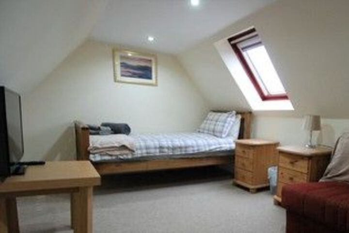 Room 5 of 18